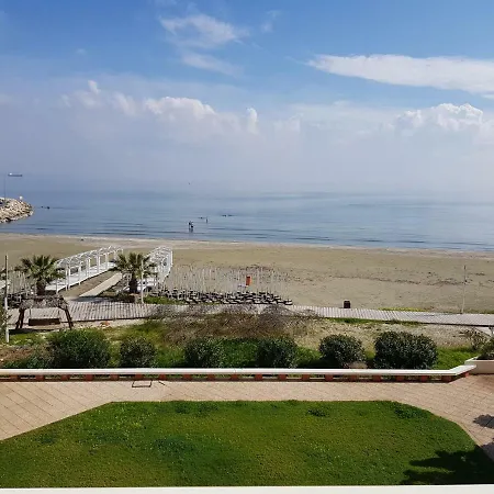 Haig's Dream Flat On The Larnaca