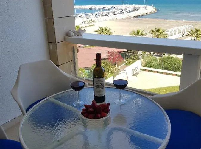 Haig's Dream Flat On The ラルナカ