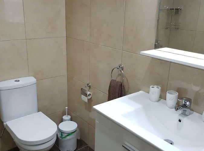 Haig's Dream Flat On The * ラルナカ